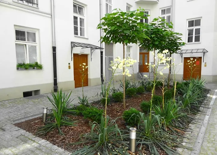1 Syp, Kawa Vertuo, Kosmetyki Ada, 3 Min Metro Wilenska, By Visitwarsaw Apartments