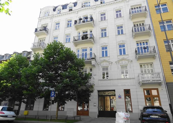 1 Syp, Kawa Vertuo, Kosmetyki Ada, 3 Min Metro Wilenska, By Visitwarsaw Apartments